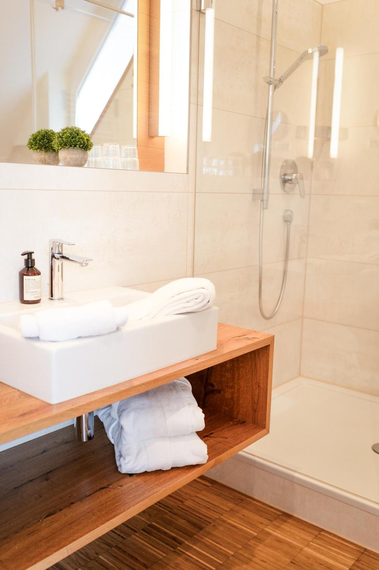 Hotel Hagnauer Seeperle Екстер'єр фото